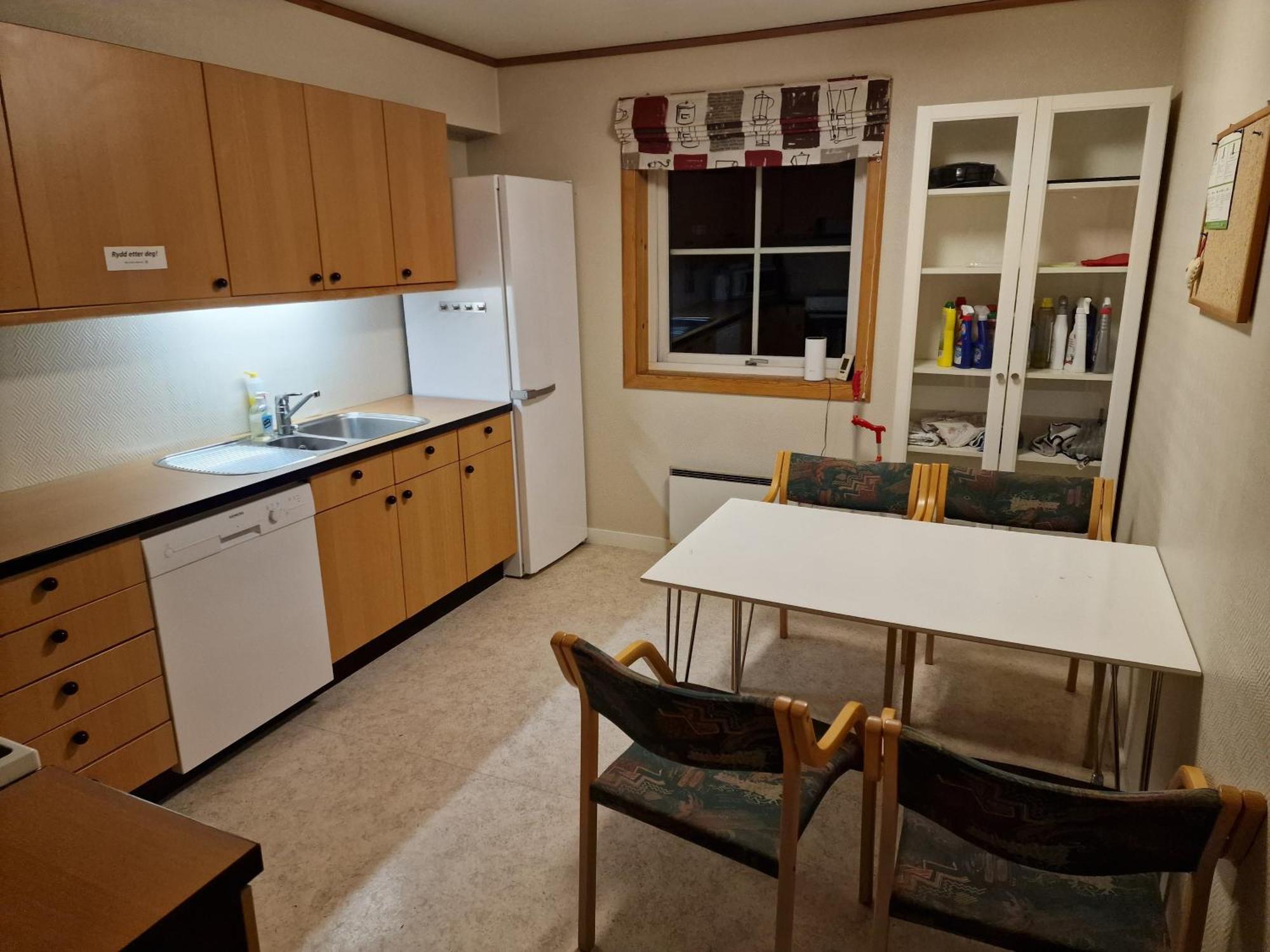 Rom Sentralt I Sogndal Hostel Екстериор снимка