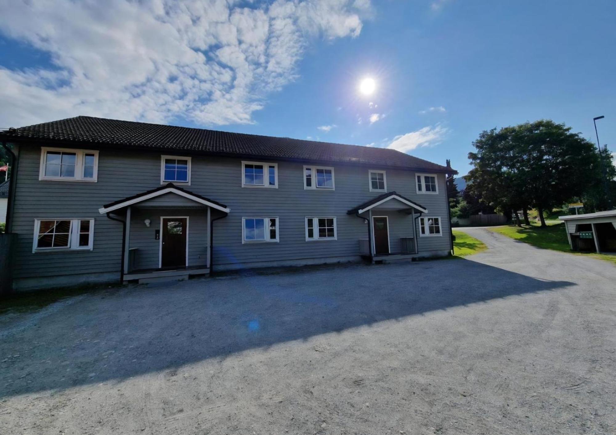 Rom Sentralt I Sogndal Hostel Екстериор снимка