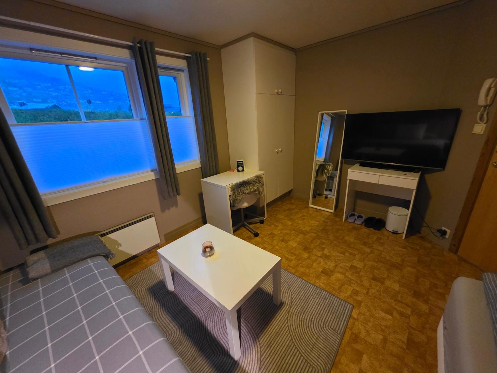 Rom Sentralt I Sogndal Hostel Екстериор снимка